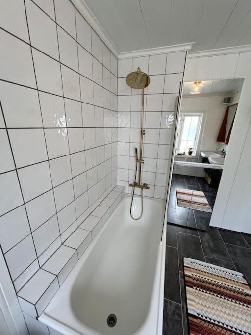 3 Bedroom Full House - Close To Ons & City Centrum Stavanger Bagian luar foto
