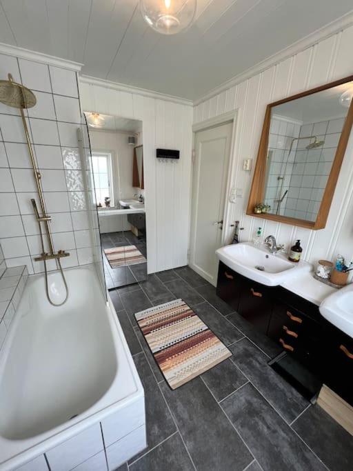 3 Bedroom Full House - Close To Ons & City Centrum Stavanger Bagian luar foto